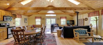 Bethel Chalet w/ Hot Tub: 3 Miles to Sunday River!