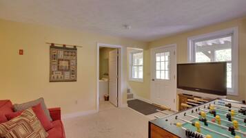 House (5 Bedrooms) | Interior