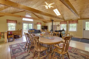 House (5 Bedrooms) | Interior