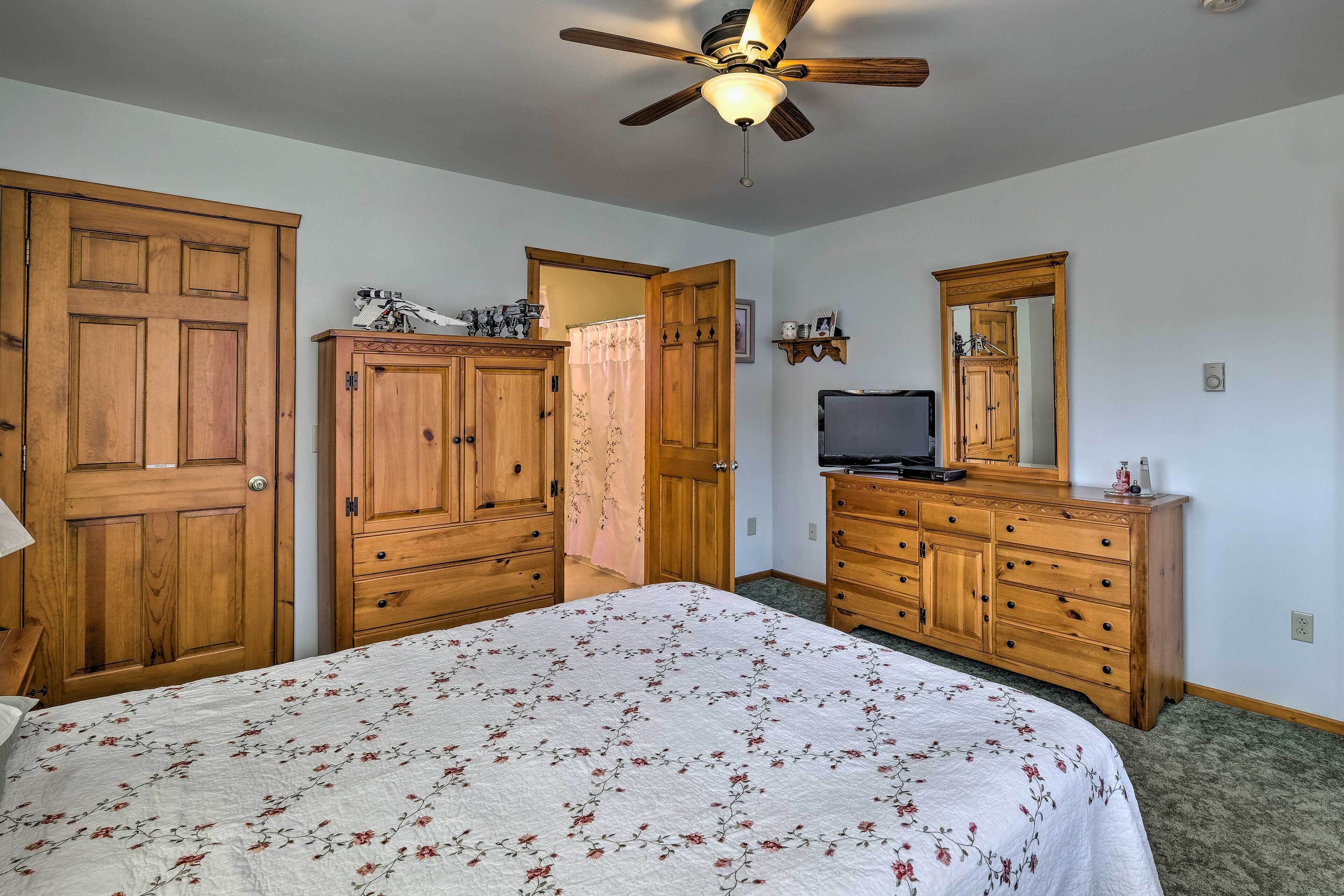 House (2 Bedrooms) | Interior