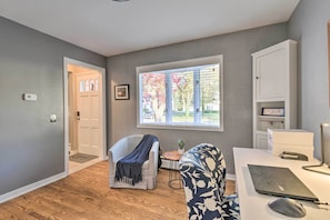 Interior - Rochester House w/ Fire Pit, Grill & Patio! (Rochester)