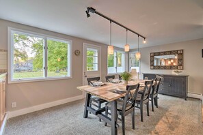 Dining - Rochester House w/ Fire Pit, Grill & Patio! (Rochester)
