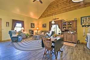 House (2 Bedrooms) | Interior