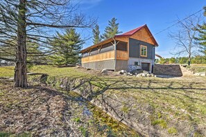 House (2 Bedrooms) | Interior - 'honey House Cabin' - A Quiet Countryside Retreat! (Nappanee)