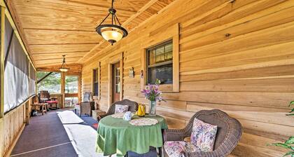 'honey House Cabin' - A Quiet Countryside Retreat!