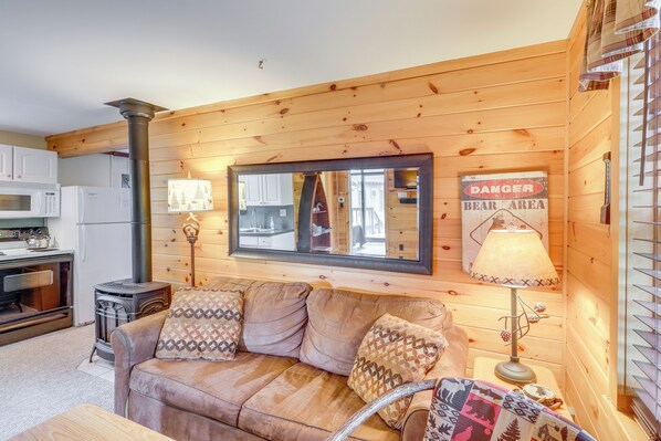 House (2 Bedrooms) | Interior