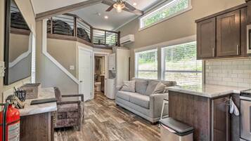 House (1 Bedroom) | Interior