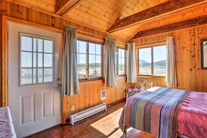 2 sovrum, strykjärn/strykbräda och sängkläder