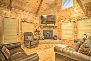 House (3 Bedrooms) | Interior - Wraparound Deck & Hot Tub: Cabin in Sevierville (Sevierville)