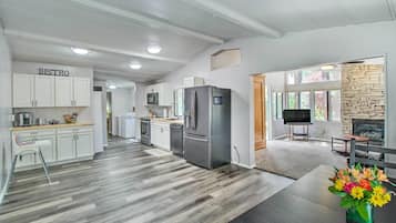 Cottage (2 Bedrooms) | Interior