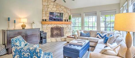 Apartment (2 Bedrooms) | Front of property