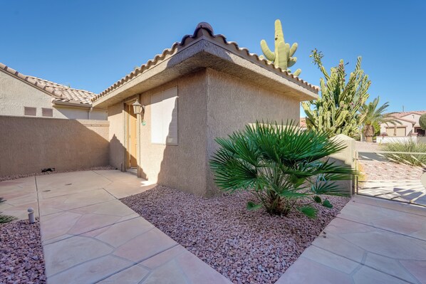 Interior - Sunlit Surprise Escape w/ Casita + Gas Grill! (Surprise)