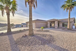 Interior - Lake Havasu Home w/ Private Pool, Patio & Grill! (Lake Havasu City)