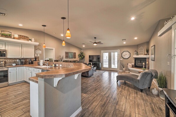 Interior - Lake Havasu Home w/ Private Pool, Patio & Grill! (Lake Havasu City)