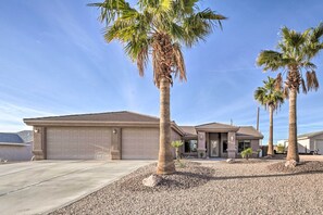Interior - Lake Havasu Home w/ Private Pool, Patio & Grill! (Lake Havasu City)