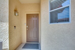 Apartment (2 Bedrooms) | Interior - Phoenix Condo w/ Resort Perks & Mountain Views! (Phoenix)