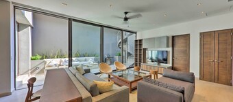 Upscale Cabo Home w/ Jacuzzi, Above Puerto Paraiso