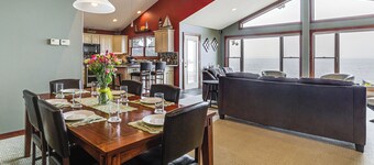 Spacious Edgerton Home w/ Private Beach & Views!