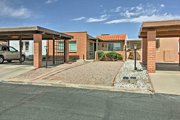 Apartment (2 Bedrooms) | Interior - Green Valley Townhome w/ Patio & Resort Amenities (Green Valley)