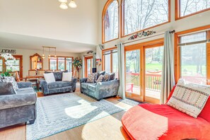 House (5 Bedrooms) | Interior