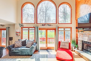 House (5 Bedrooms) | Interior