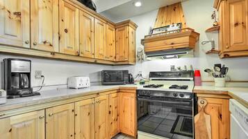 Cottage (3 Bedrooms) | Interior