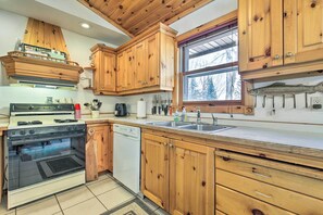 Cottage (3 Bedrooms) | Interior