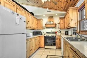 Cottage (3 Bedrooms) | Interior - Lakefront Phelps Cottage w/ Private Boat Dock (Eagle River)