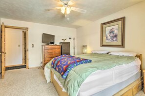 Cottage (3 Bedrooms) | Interior - Lakefront Phelps Cottage w/ Private Boat Dock (Eagle River)