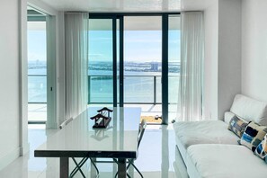 Front of property - Luxe Miami Condo w/ Community Pool & Hot Tub! (Miami)