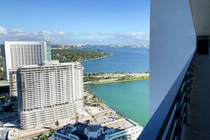 Interior - Luxe Miami Condo w/ Community Pool & Hot Tub! (Miami)