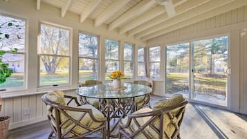 House (4 Bedrooms) | Front of property