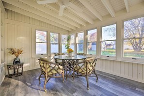 Interior - Granger 'hedge House' w/ Sunroom & Yard Games (Granger)