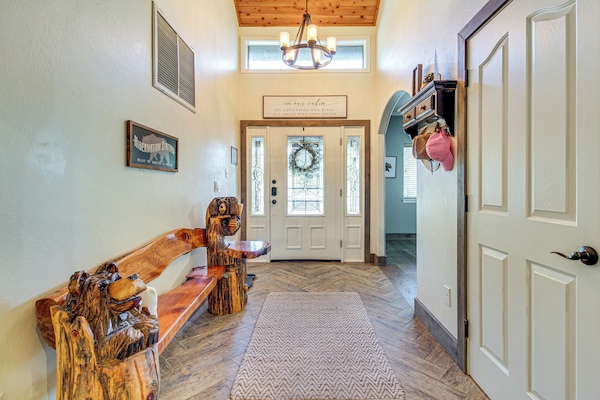 Near Woodland Lake Park: Cabin W/ Serene Deck! - Pinetop-Lakeside, AZ