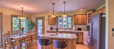 House (3 Bedrooms) | Interior