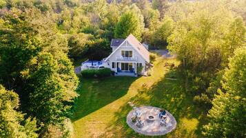 House (3 Bedrooms) | Exterior