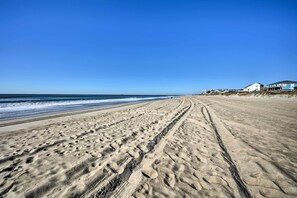 House (5 Bedrooms) | Interior - Emerald Isle Escape: Walk to Ocean (Emerald Isle)