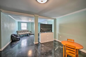 House (5 Bedrooms) | Interior