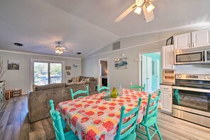 House (5 Bedrooms) | Interior - Emerald Isle Escape: Walk to Ocean (Emerald Isle)