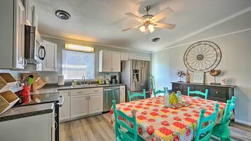 Rumah (5 Bedrooms) | Interior