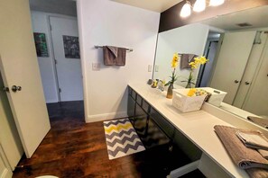 Apartment (1 Bedroom) | Interior