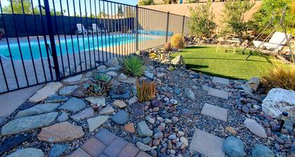4 Mi to Beach: Lake Havasu Apartment w/ Pool!