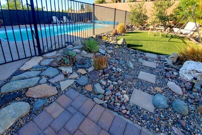 4 Mi to Beach: Lake Havasu Apartment w/ Pool!
