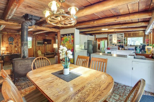 Hike to the Coast! Log Cabin on 5 Acres in Bandon