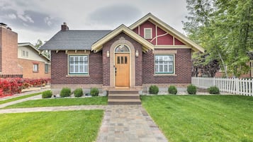 House (3 Bedrooms) | Front of property