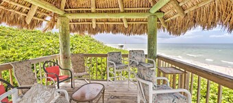 Jensen Beach Home: Walk to Beach Access!