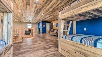 Rumah (5 Bedrooms) | Interior
