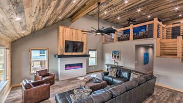 House (5 Bedrooms) | Interior