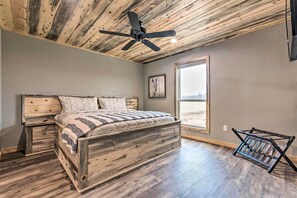 House (5 Bedrooms) | Interior