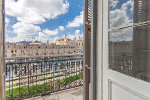 Family Townhome, Multiple Bedrooms, 2 Bathrooms (Bougainvillea Breeze & Marina View) | Interior - Bougainvillea Breeze & Marina View (Cospicua)